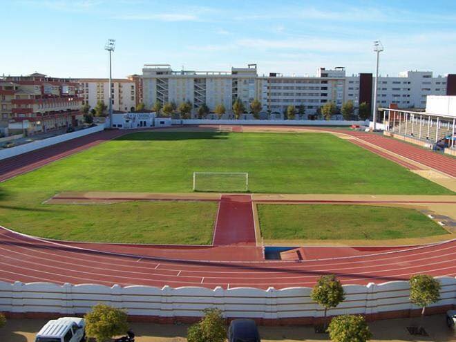 Mejoras del terreno de juego del Estadio Municipal de Isla Cristina