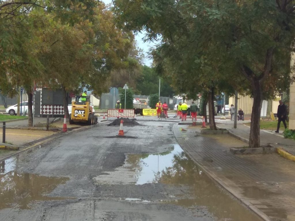 El Ayuntamiento de Isla Cristina continúa con el asfaltado de las calles