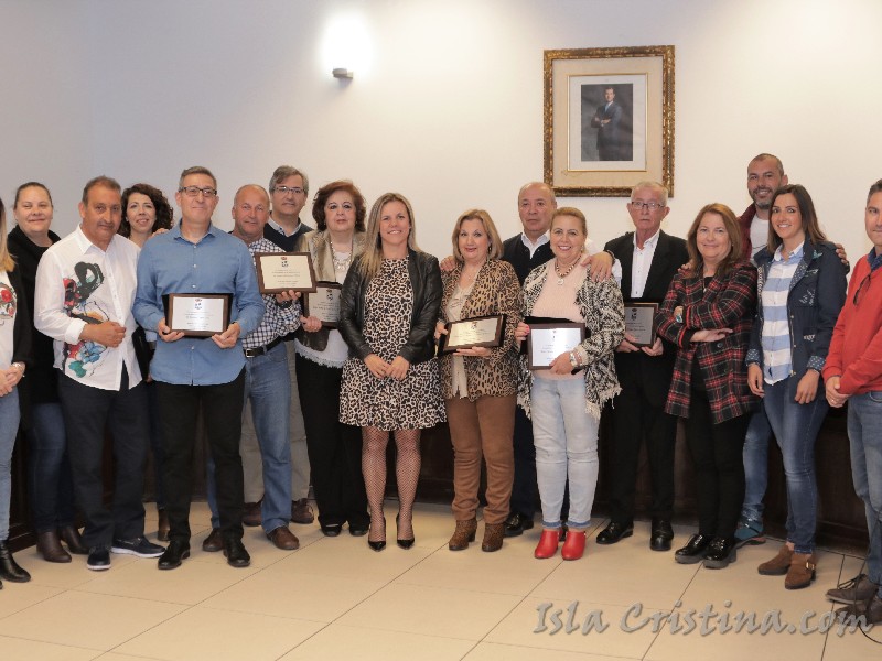 El Ayuntamiento de Isla Cristina homenajea a trabajadores por su jubilación