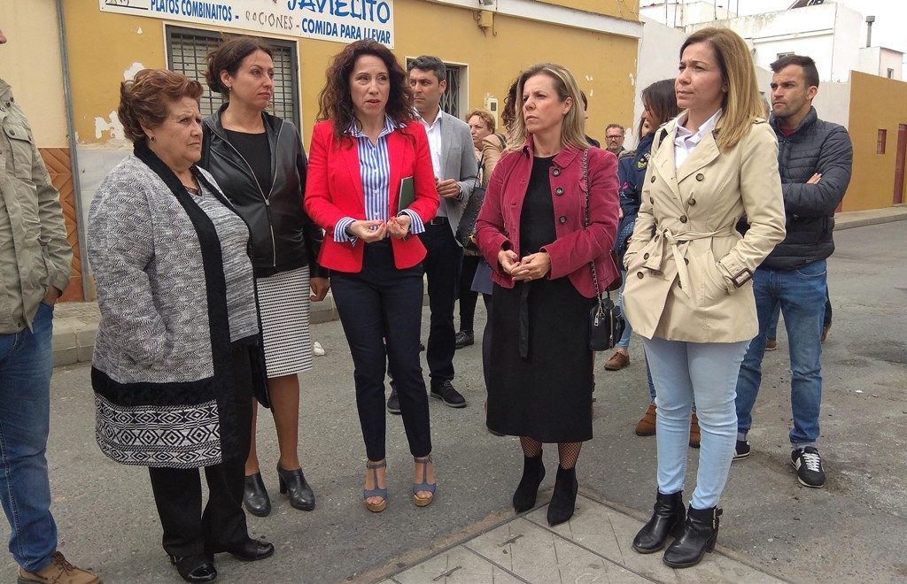 La alcaldesa de Isla Cristina recibe a la Consejera de Igualdad