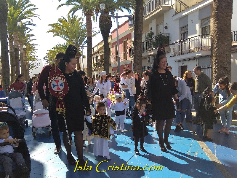 Las Escuelas Infantiles de Isla Cristina celebran el Viernes de Dolores con una procesión a su medida