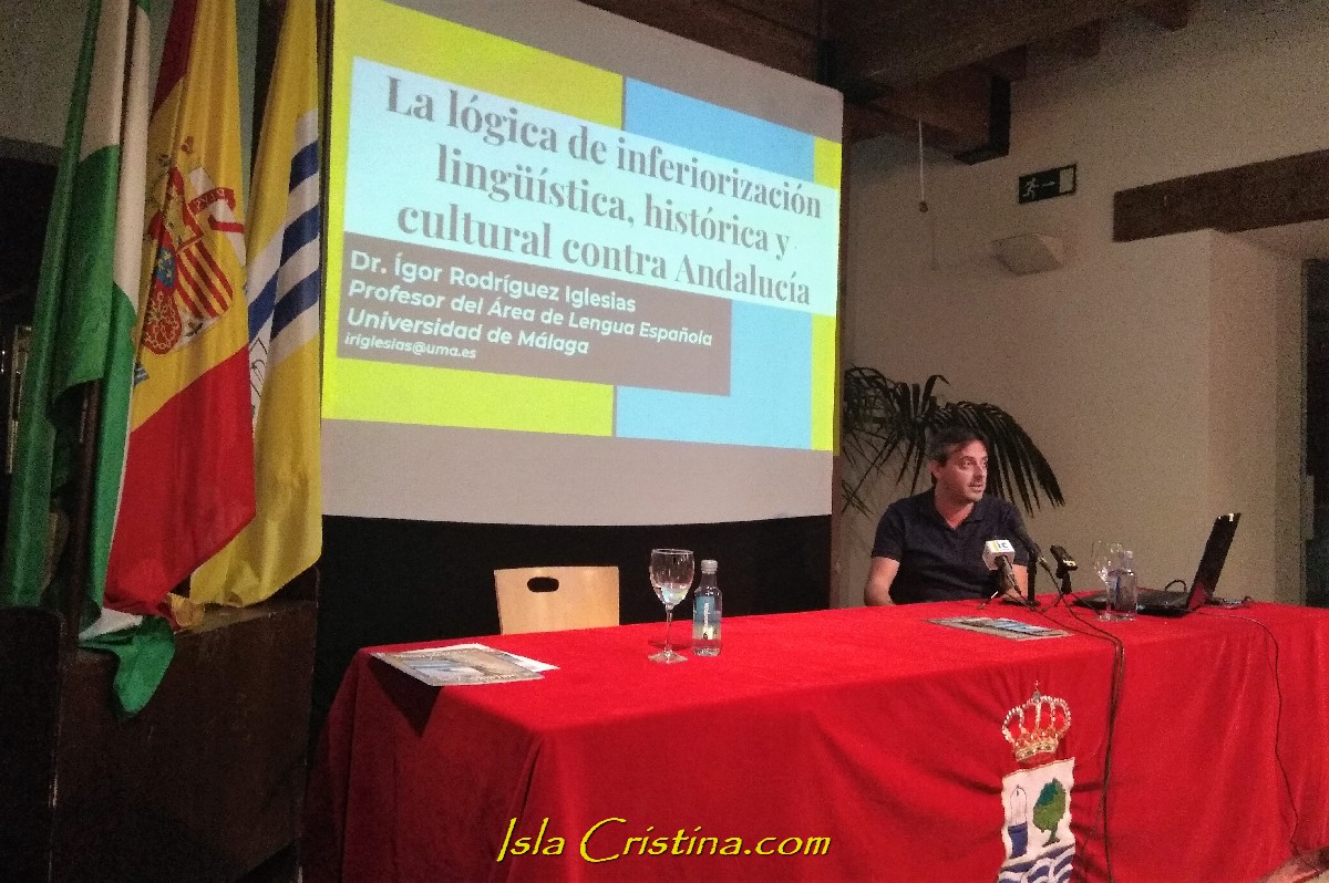 Ígor Rodríguez Iglesias habal sobre la inferiorización lingüística y cultural de Andalucía en los Martes Culturales