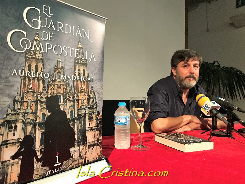 Aurelio Madrigal presenta en Isla Cristina su nueva novela El Guardián de Santiago