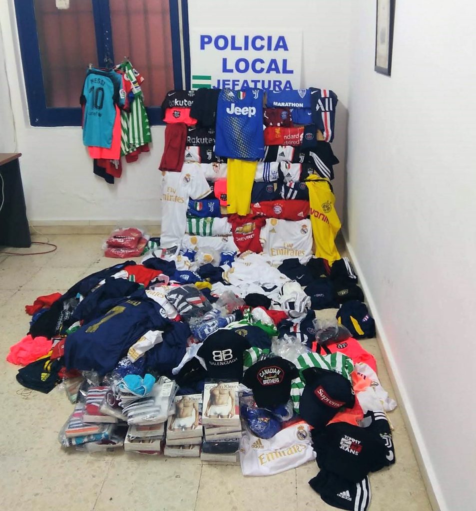 La Policía Local de Isla Cristina detiene “in fraganti” a sendos ladrones