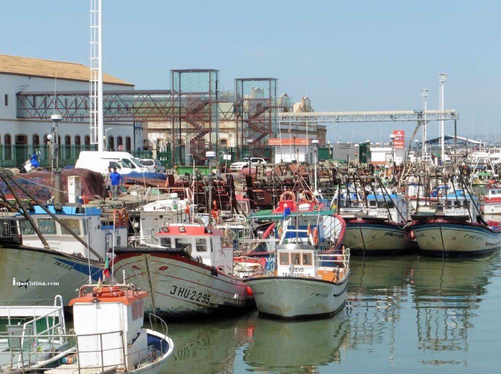 Puertos de Andalucía invierte en mejoras de seguridad en el puerto de Isla Cristina