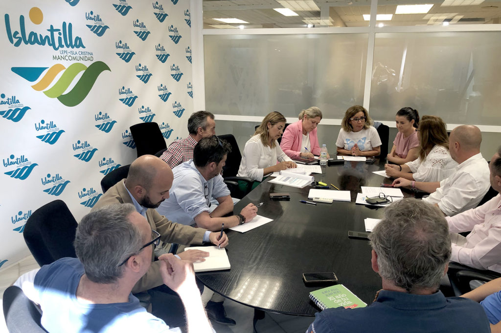 El comité de gestión de la playa de Islantilla expone sus propuestas para el plan de explotación de servicios de 2020