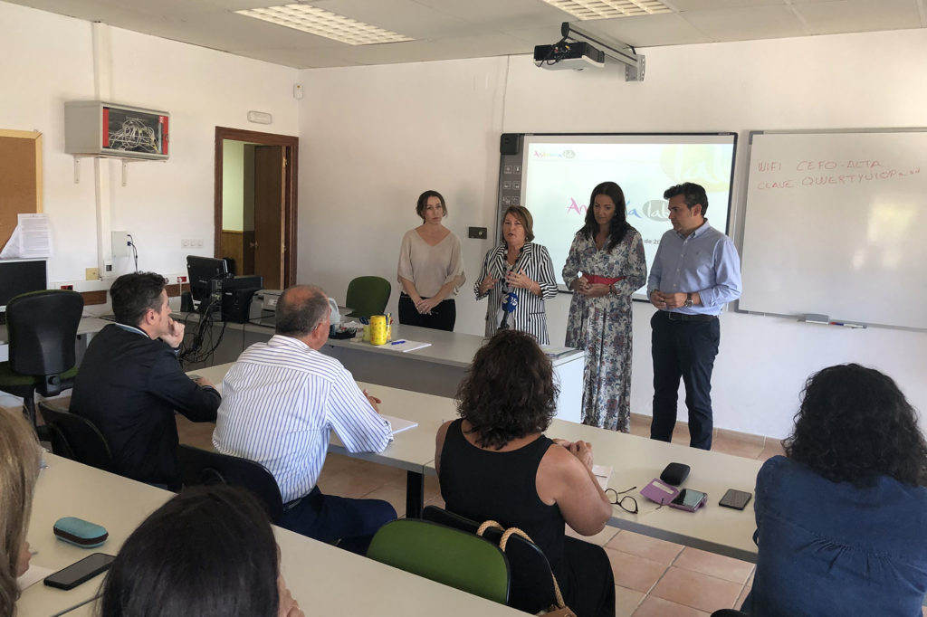 Taller de Andalucía Lab sobre Linkedin en el CEFO de Islantilla