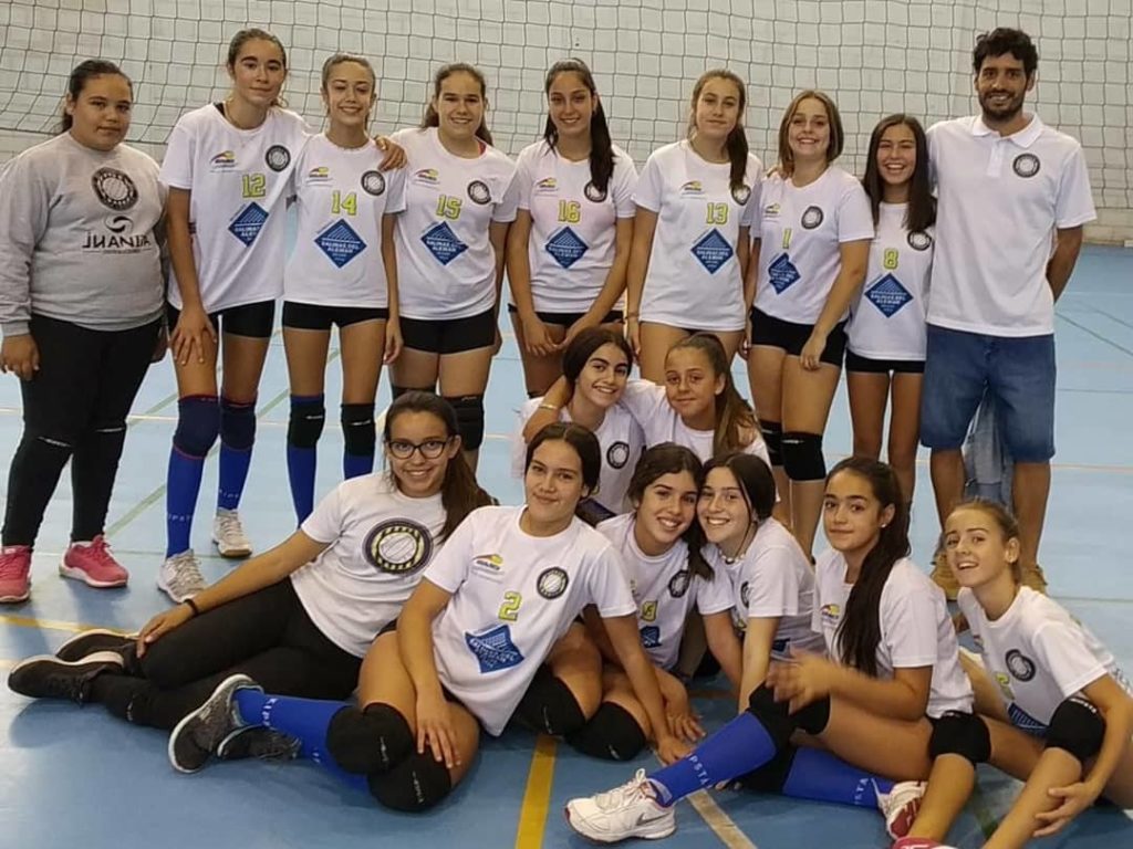Comienzo de campeonato para las infantiles del Club Voleibol Isla Cristina