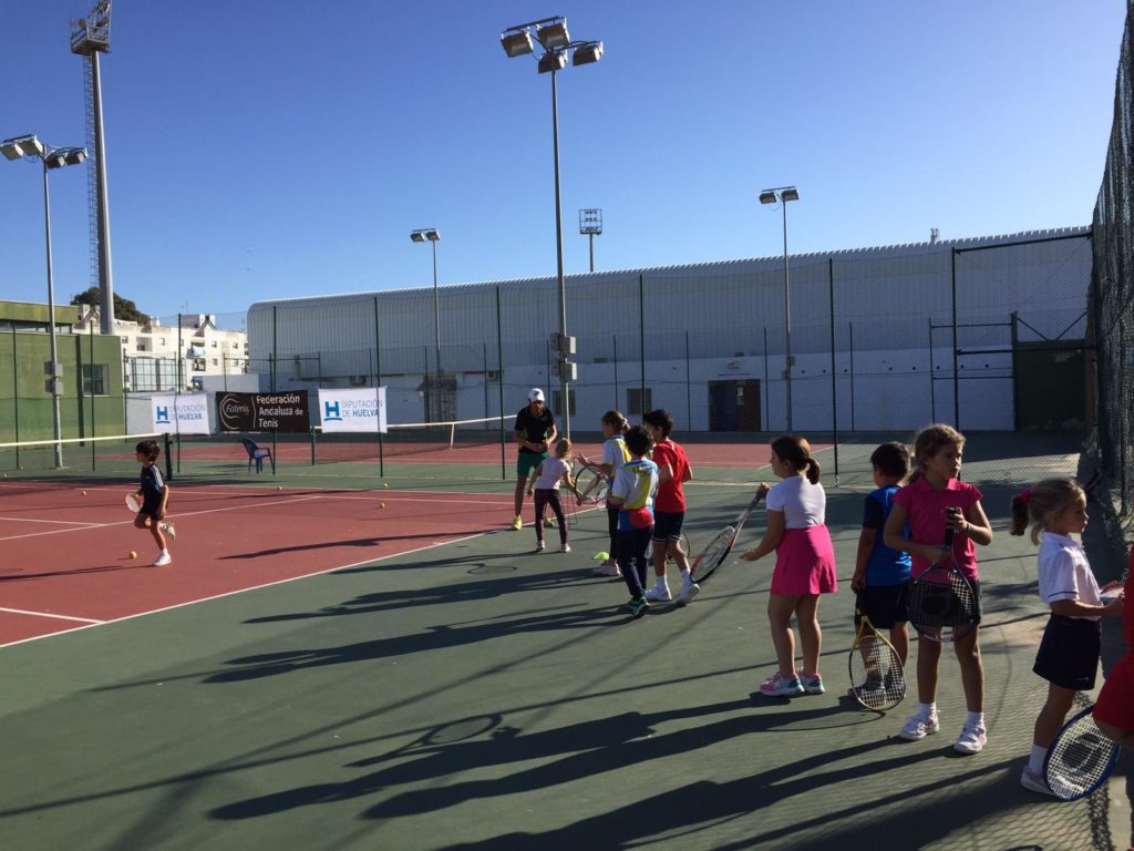 -La Fiestas del tenis llega a Isla Cristina con la cita 'La Provincia en juego'