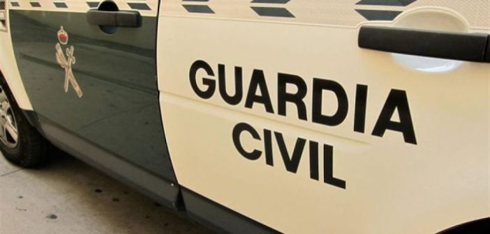 Un todoterreno de los narcos embiste a la Guardia Civil en Isla Cristina