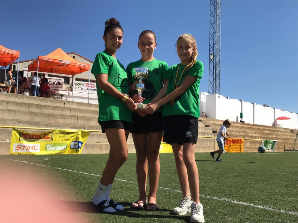 María del Mar, Paula y Natalia, en el Campeonatos de Andalucía de fútbol y fútbol sala