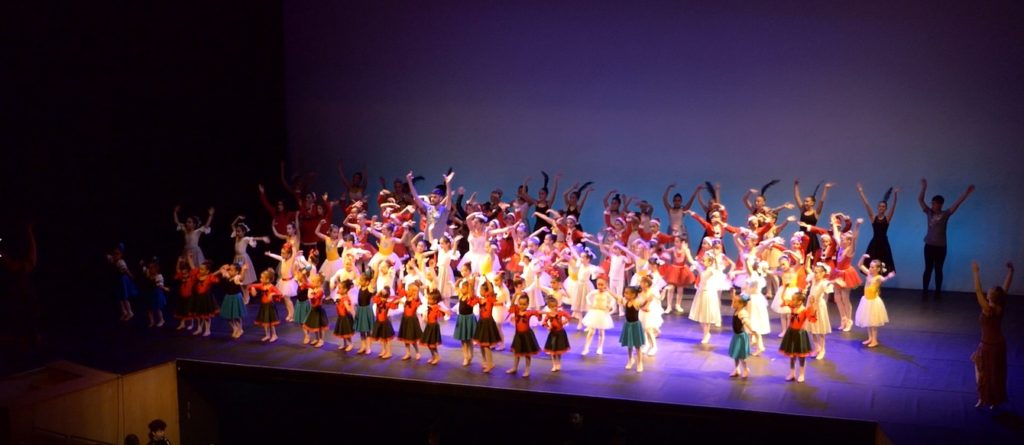 Espectáculo navideño de la Escuela de Danza de Isla Cristina
