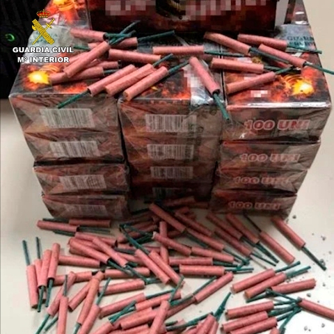 La Guardia Civil ha intervenido más de 500.000 artificios pirotécnicos durante la campaña de Navidad