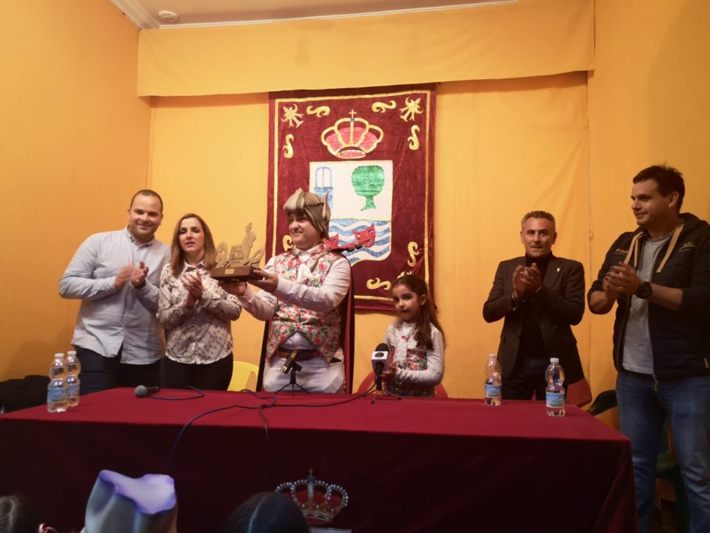 Las peñas y Asociaciones continúan dando premios de Carnaval en Isla Cristina