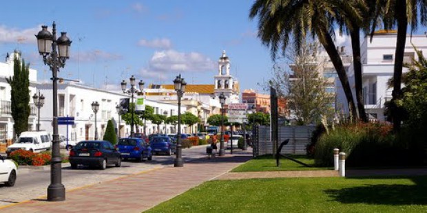 Los comercios de Isla Cristina podrán abrir todos los domingos y festivos en verano