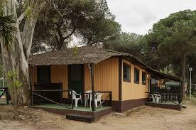 Turistas extranjeros se encuentran confinados en el camping Giralda de Isla Cristina