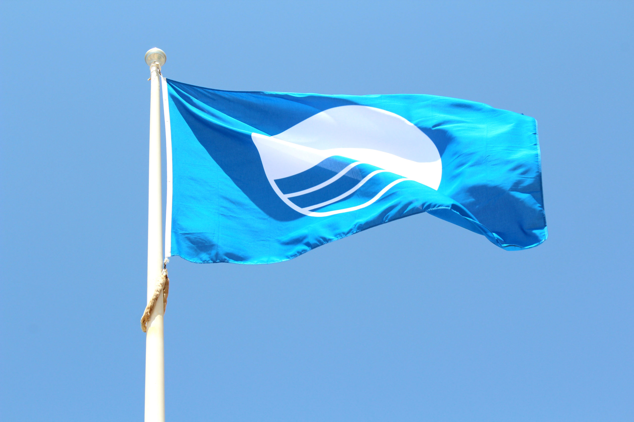 La Junta valora que las nuevas banderas azules “certifican la riqueza y el potencial turístico”
