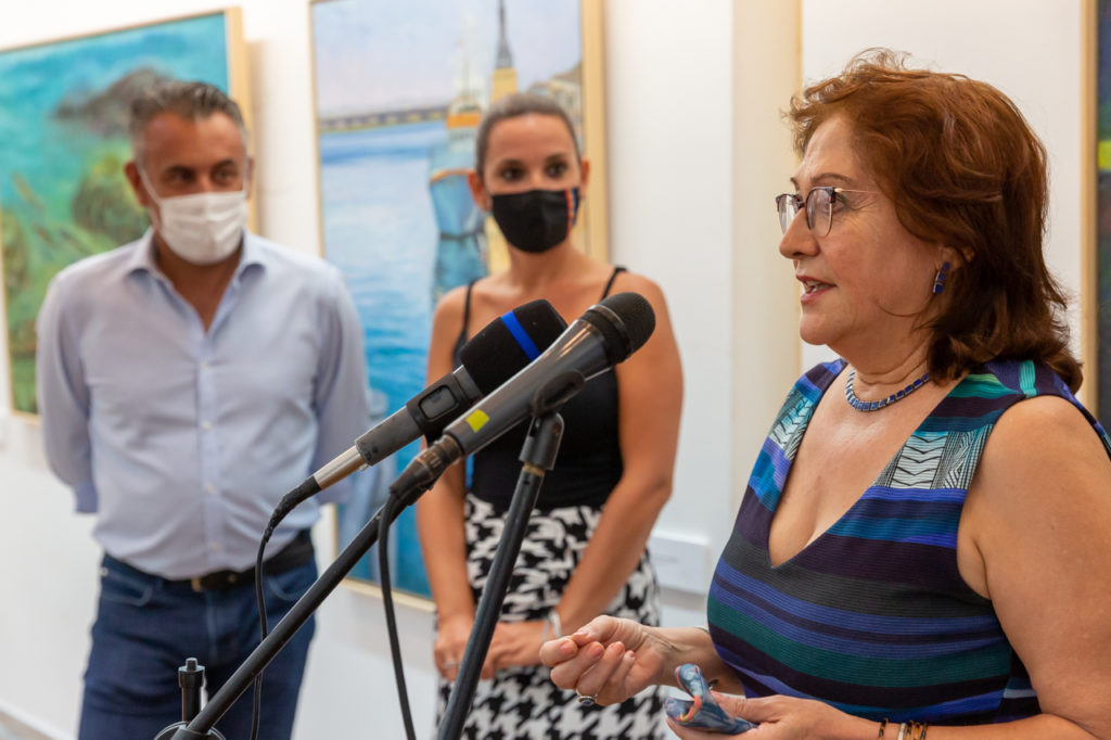 La onubense María José Caro expone en Isla Cristina cerca de cuarenta obras