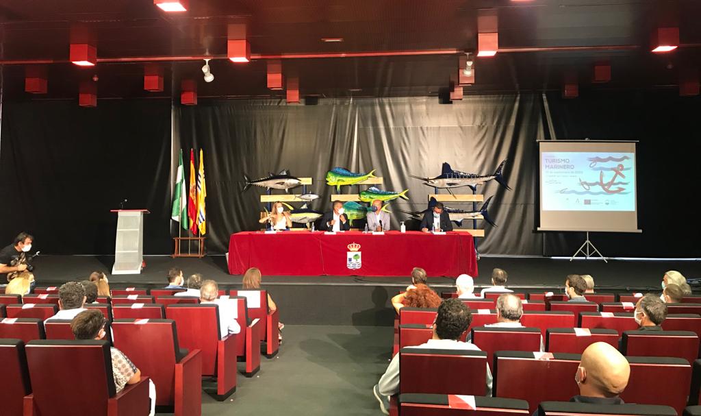 La Junta de Andalucía apuesta por crear sinergias entre la pesca y el turismo