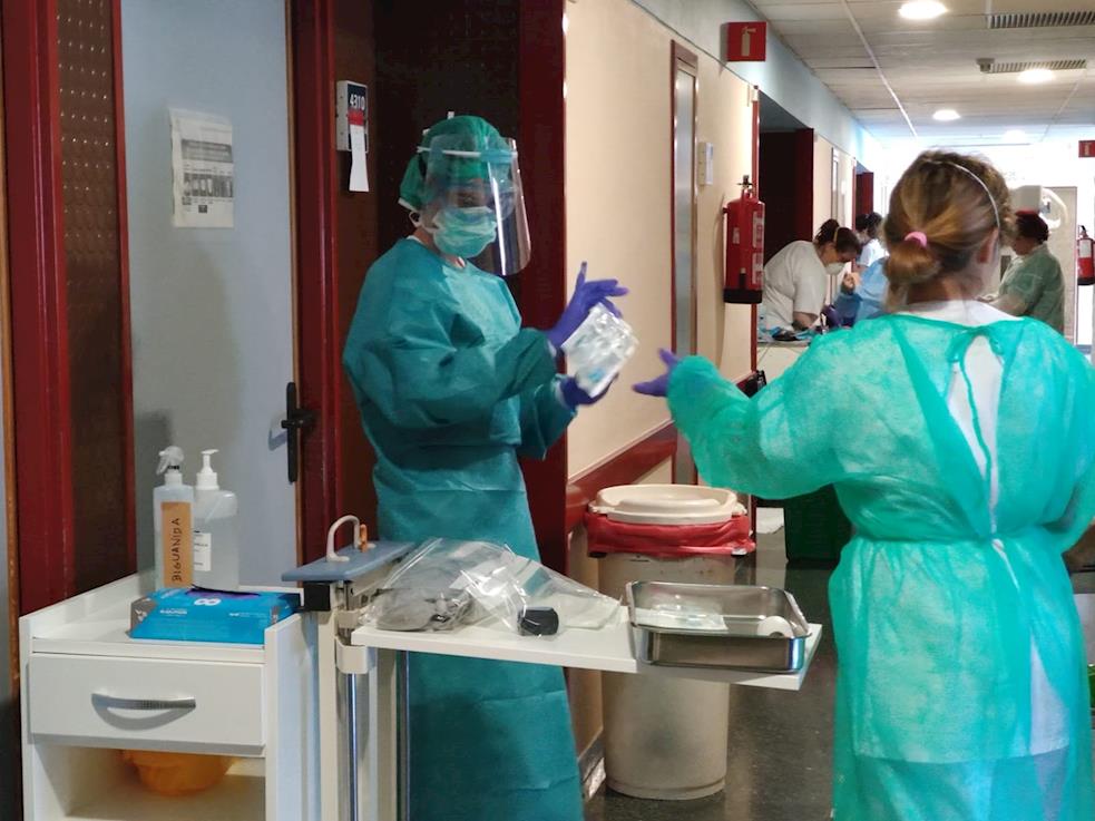 Los hospitales de Huelva mantienen activas cuatro alas destinadas a pacientes Covid