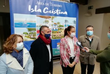 La Delegada de Turismo visita Isla Cristina