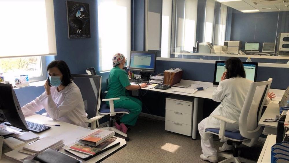 Los hospitales de Huelva mantienen cinco alas destinadas a pacientes covid