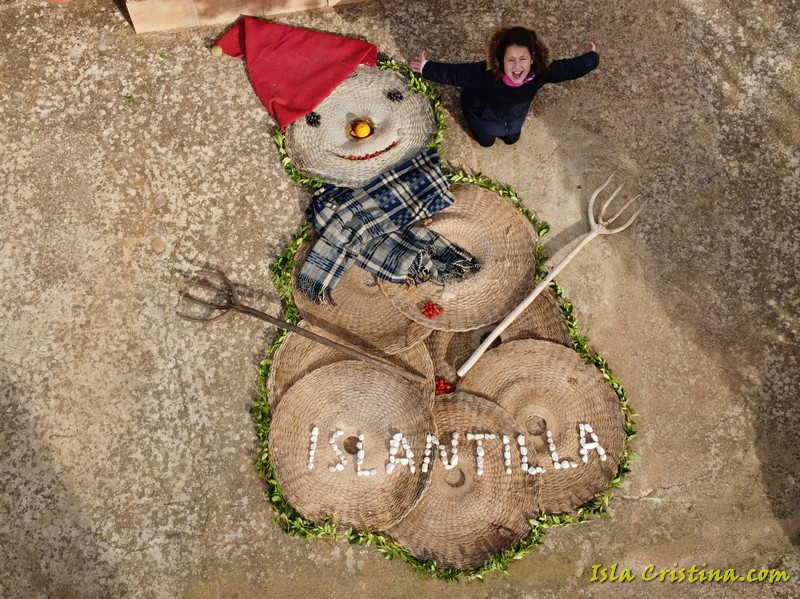 Candela, Rosa, Óscar, Regina y Jesús, Ganadores del VI Concurso de Muñecos de Nieve Tumbados al Sol en Islantilla