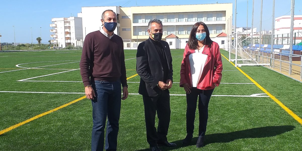 La Junta invierte 156.000 euros en el nuevo campo de fútbol de Isla Cristina