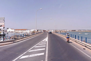La Junta comienza la reparación del puente sobre el río Carreras de acceso a Isla Cristina