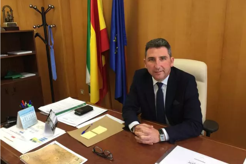 La Junta destina en Huelva más de 4,5 millones en ayudas a la pesca y a 51 pymes vitivinícolas y del jamón por el covid