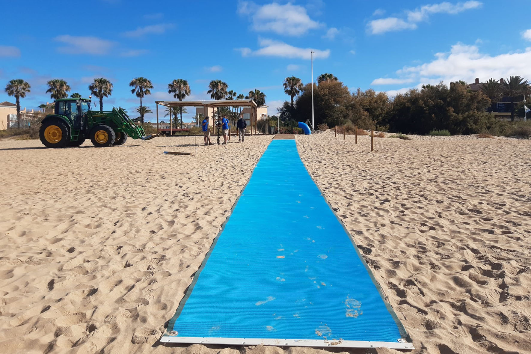 La Playa de Islantilla habilita su espacio reservado para personas con movilidad reducida