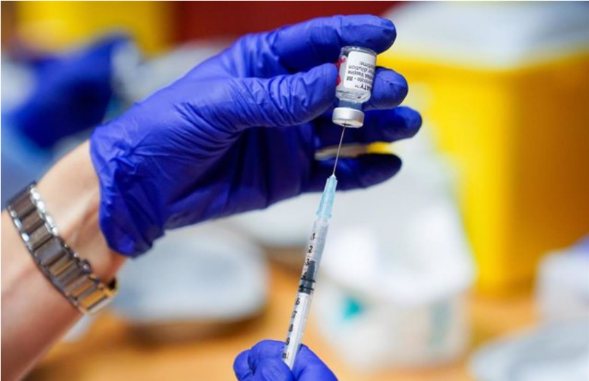Andalucía estará “vigilante” ante la “muy escandalosa” cifra de contagios Covid en China e insta a vacunarse