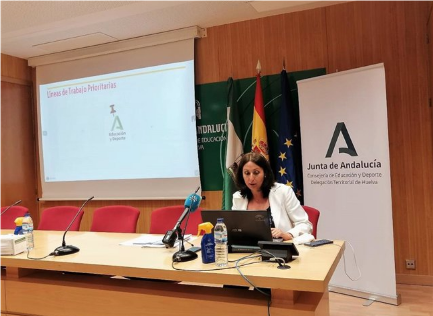 La delegada de Educación, “satisfecha” de la evolución en los centros escolares de Huelva “sin ningún cierre total”