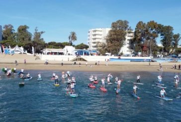 Setenta y seis paddlesurfistas se unen en Isla Cristina por una buena causa en la II Christmas Race Paddelsurf