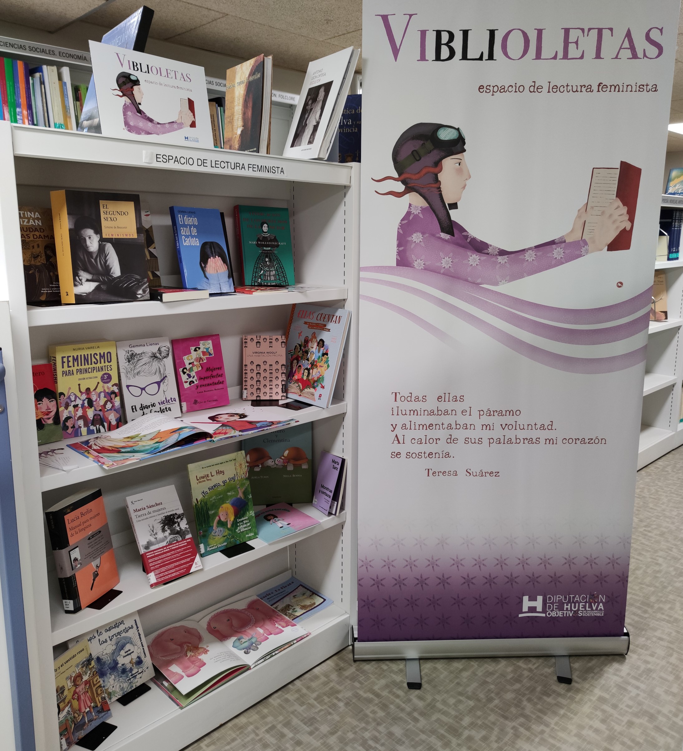 El proyecto “Viblioletas” de Diputación se enriquece con el envío de 12 nuevos títulos a los espacios de lectura feminista de la provincia