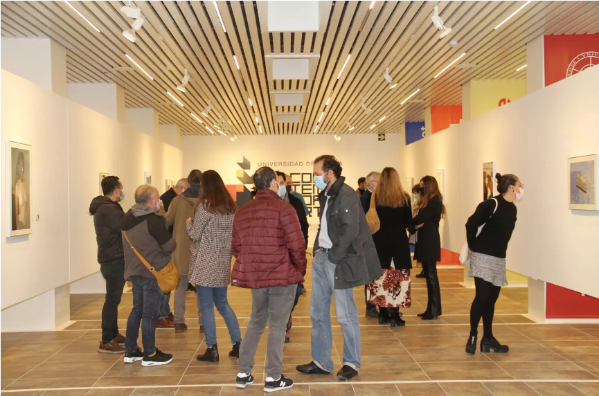 Diputación y la Universidad de Huelva inauguran la exposición ‘Contemporarte 2021’ con obras de 13 fotógrafos