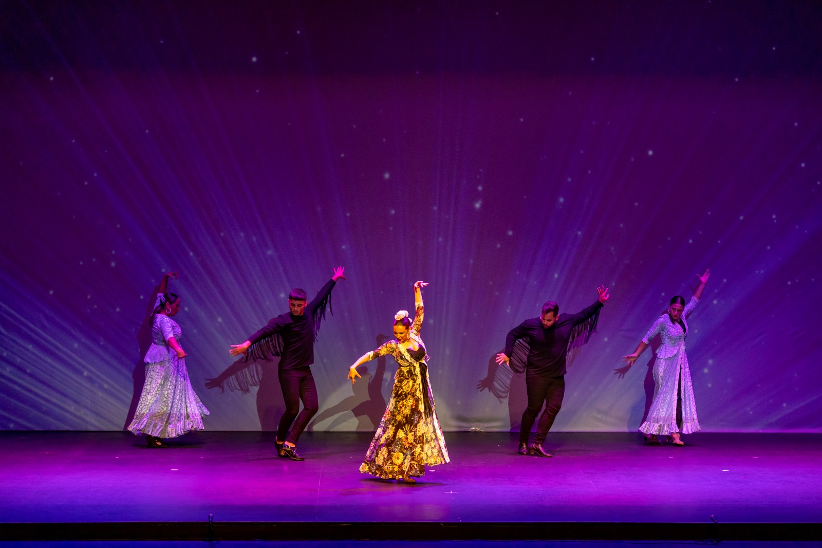 Se clausura en Isla Cristina el Taller Municipal de Baile Flamenco con la actuación de cien bailarines