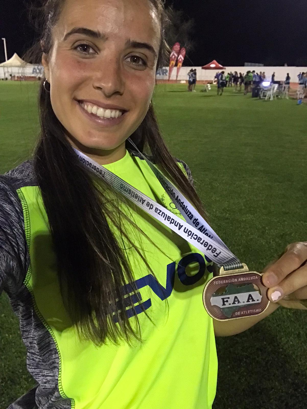 Alba Pérez récord de Huelva en 100m en Granada; el benjamín David Quintero podio en Sevilla