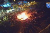 Miles de personas disfrutan en Isla Cristina de la Noche de San Juan