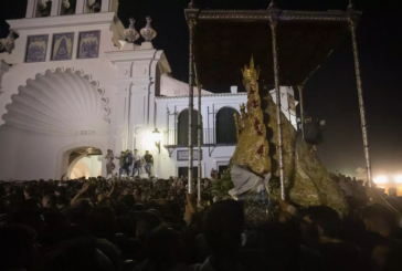 Suspendida la procesión de la Virgen del Rocío por una rotura en el paso
