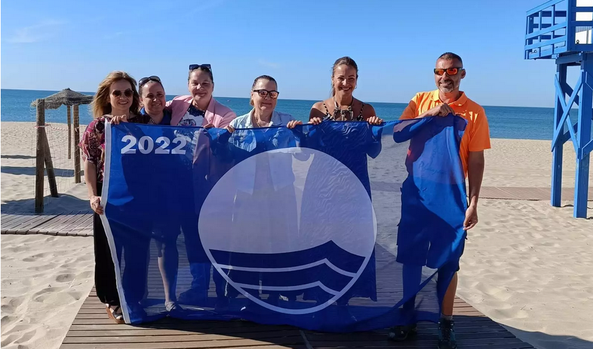 La playa de la Casita Azul de Isla Cristina estrena Bandera Azul esta temporada de verano