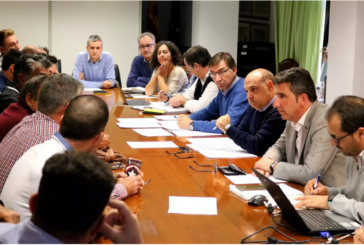 Mariscadores de Huelva felicitan a Moreno por el resultado electoral y esperan 