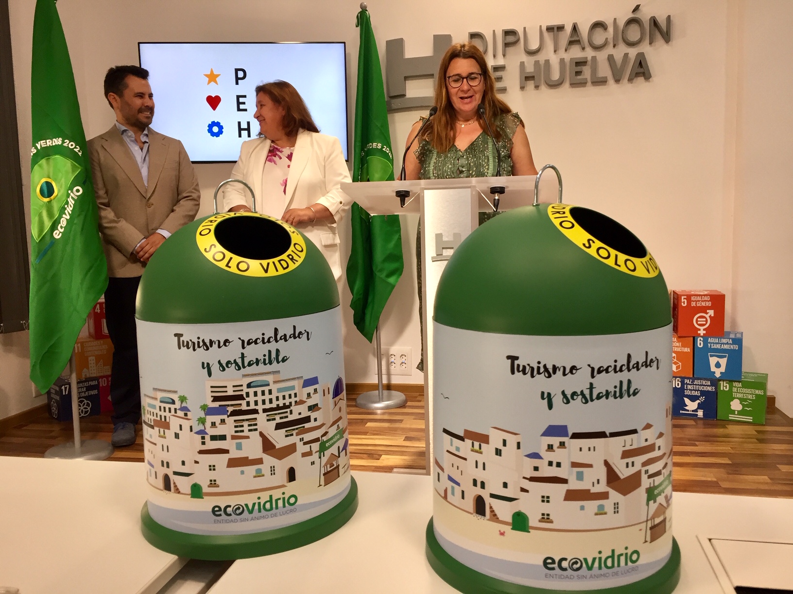 Isla Cristina competirá por la ‘Bandera Verde’ al reciclaje de vidrio este verano