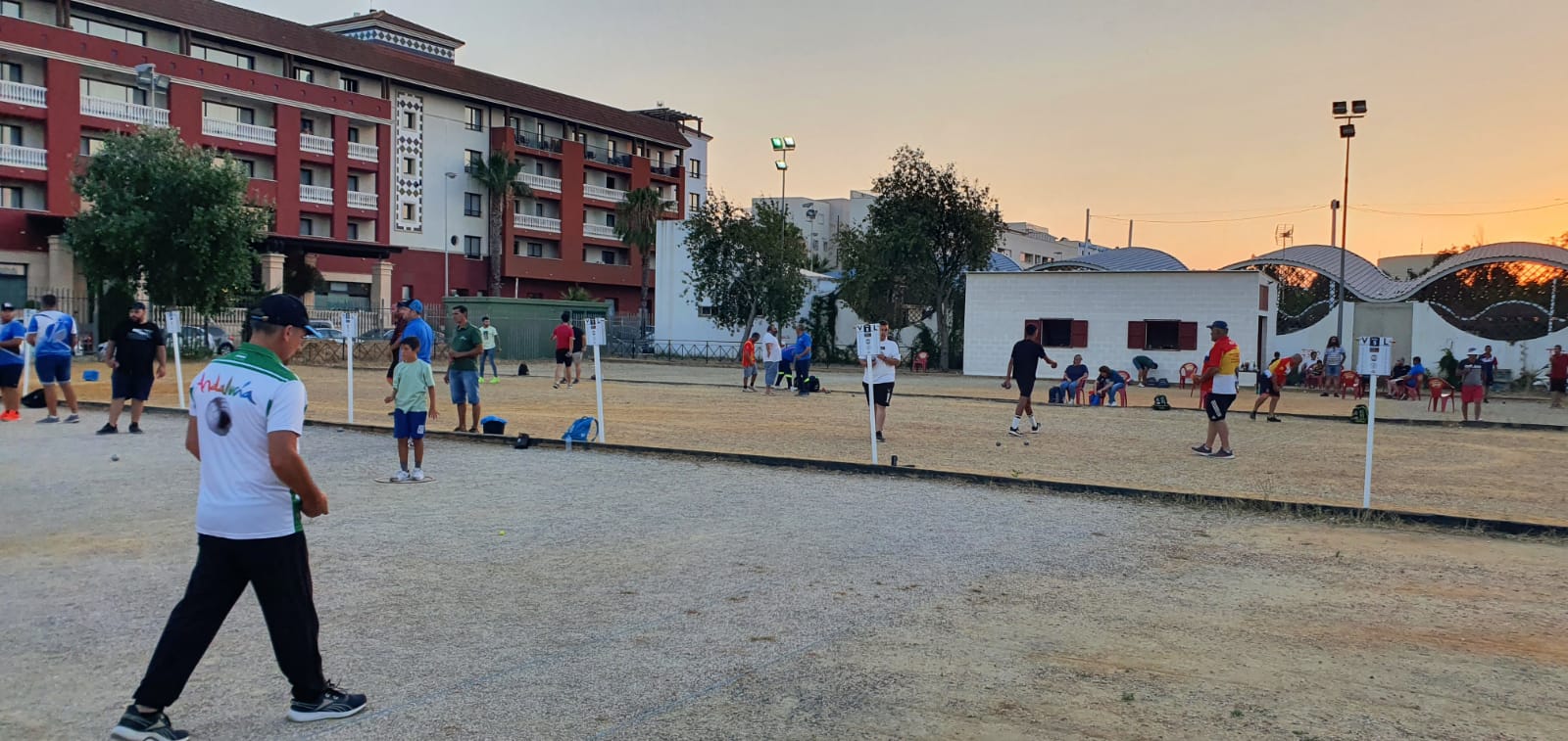 Cuarenta equipos disputan el Nocturno de Petanca ‘Virgen del Carmen’ celebrado en Isla Cristina