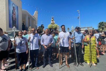 Una multitudinaria precesión cierra las Fiestas en Honor a la Virgen del Mar en Isla Cristina