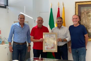 El Ayuntamiento de Isla Cristina agradece a la Federación Andaluza de Petanca su apoyo a este deporte y al municipio