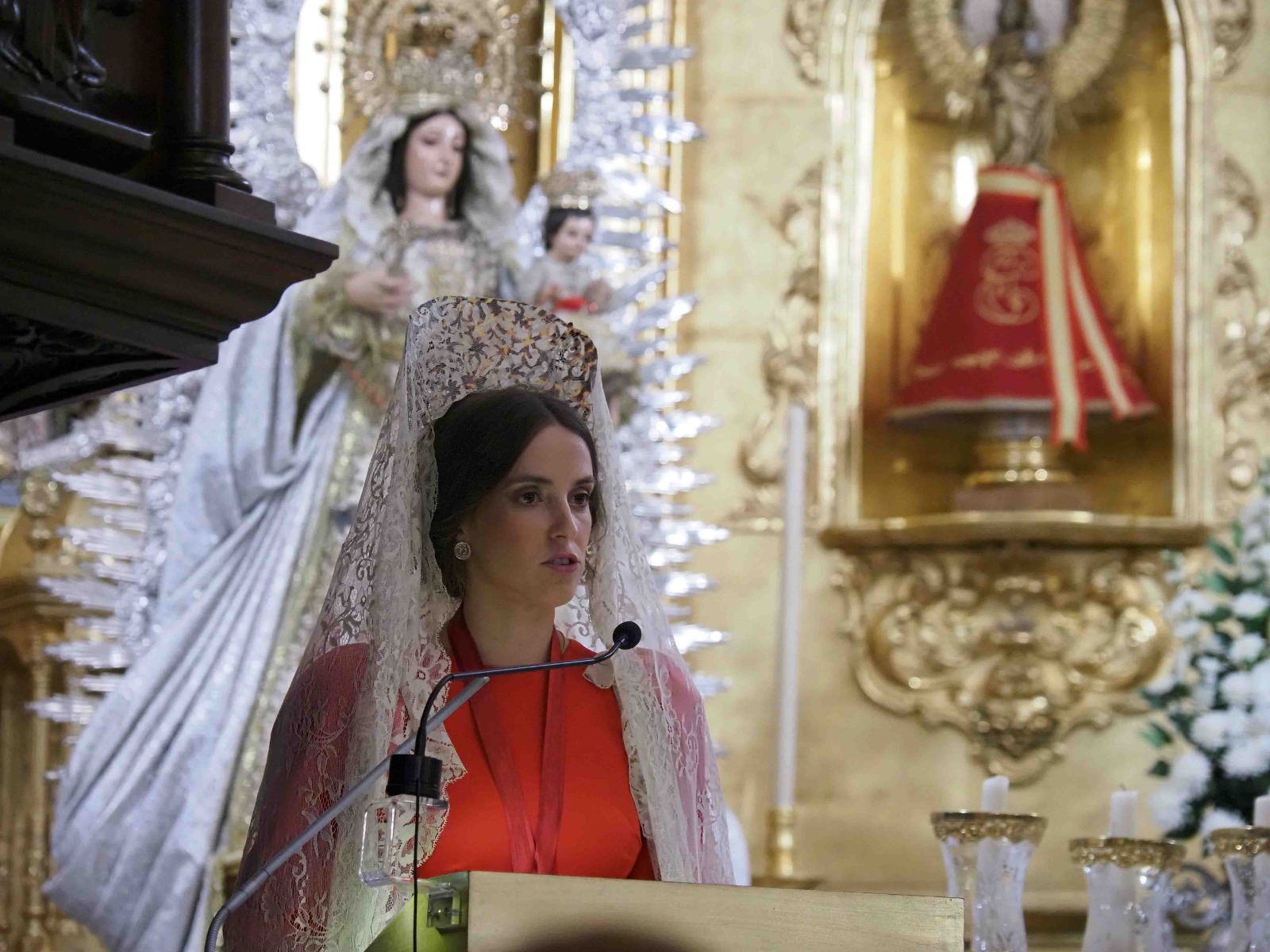 La joven isleña María del Mar Hernández exaltó a la Virgen del Rosario, Patrona de Isla Cristina