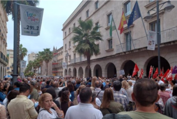 Cientos de ciudadanos de Huelva piden un Materno Infantil 
