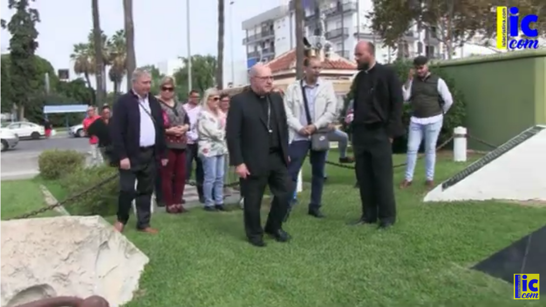 Visita Pastoral del Obispo de Huelva al I.S.M. Ofrenda y Oración en Monumento al Marinero