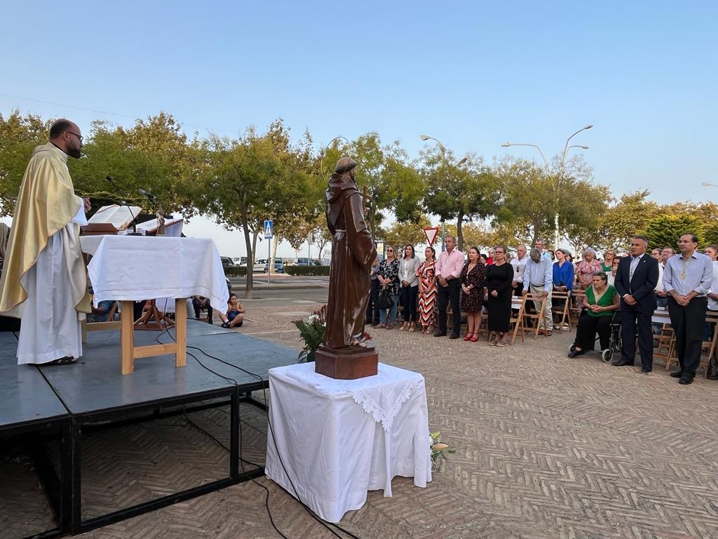 Isla Cristina celebra la onomástica de San Francisco de Asís con una misa de campaña